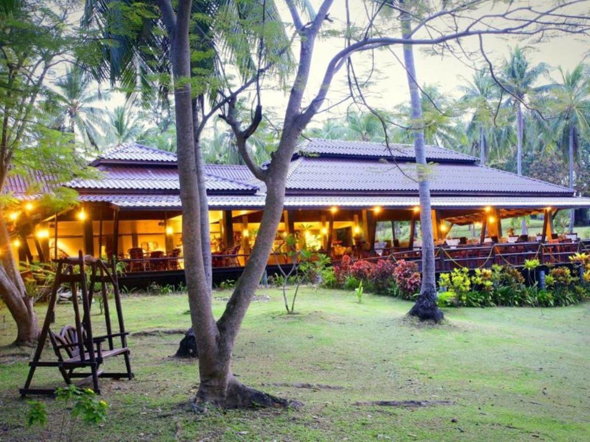 Banraya Resort And Spa Ko Racha Yai Exterior foto